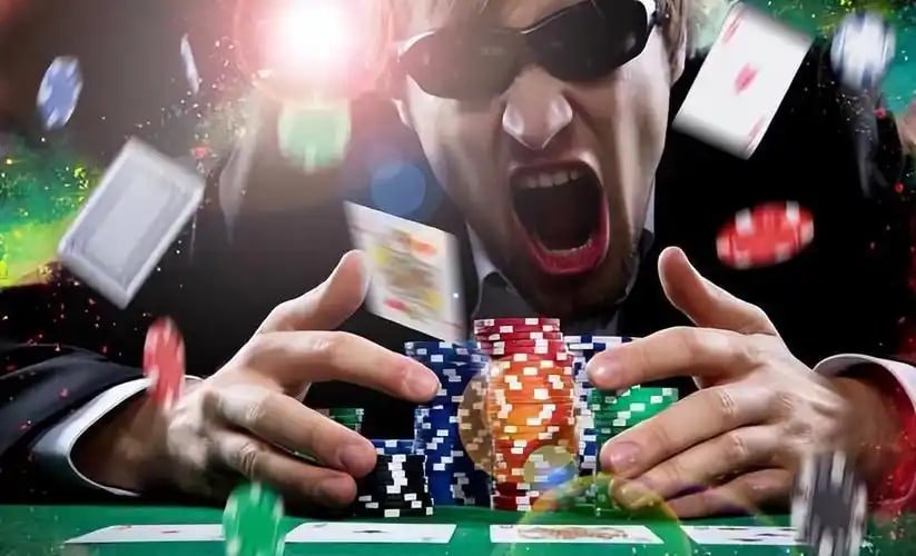 mkk77 ဂိမ်းလော်ဘီ Mobile App ဖြင့် Slots ကစားနေမှု မြန်မာ ကစားသမား